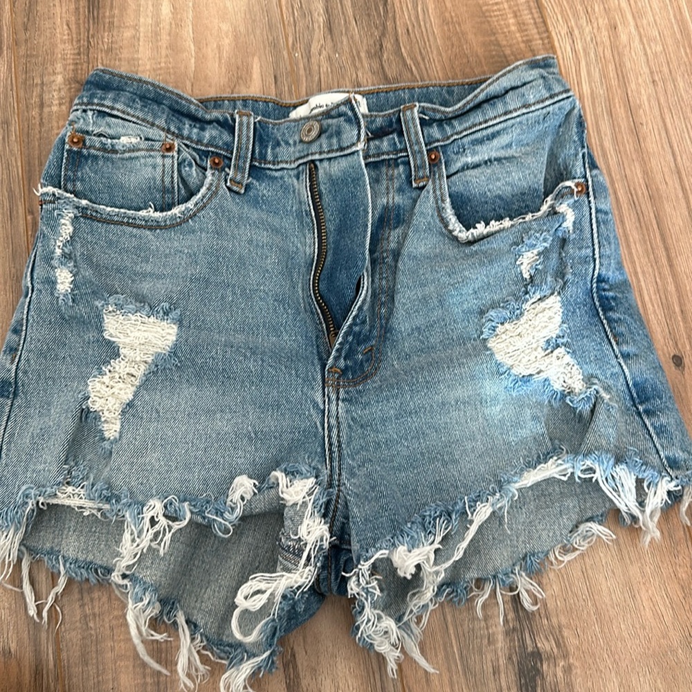 Abercrombie high rise mom shorts
